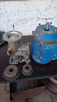 Elektromotor s převodovkou - 2
