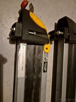 Nosič lyží na příčníky - 2
