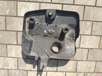 Kryt motoru - VW Sharan 1.9 TDI 85KW PD - 2