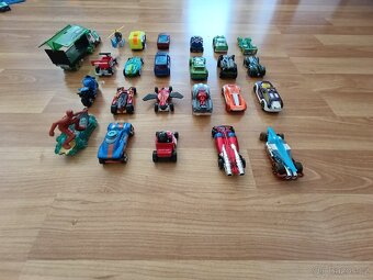 Hot Wheels autíčka - 2