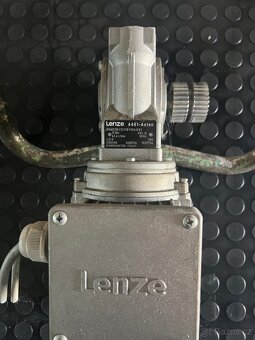 Motory Lenze - 2