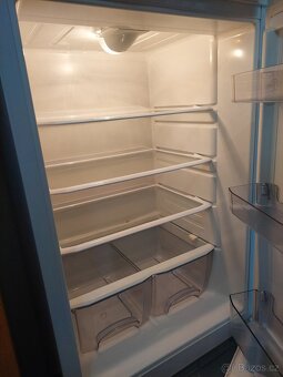 Lednička s mrazničkou Romo - 2