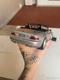 Modely bmw 1:18 + 1:24 - 2