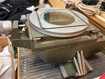 Profilový projektor - 2