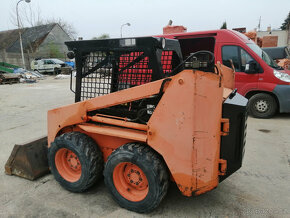 Smykový nakladač - 2