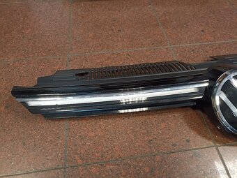 Maska chladiče VW GOLF 8 VIII 2020- s LED 5H0853651S - 2