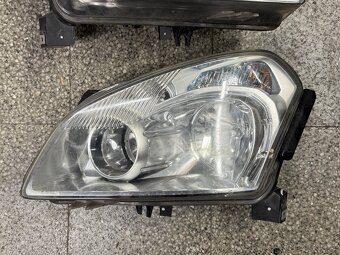 Přední světla Nissan Qashqai J10 / díly - 2