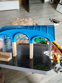 Sada dřevěných kolejí a vláčků a doplňků, zn. Playtive - 2