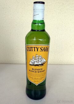 Sběratelská lahev CUTTY SARK Whisky s obalem - 2