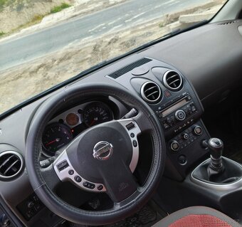 Nissan Qashqai 2.0DCi - 2