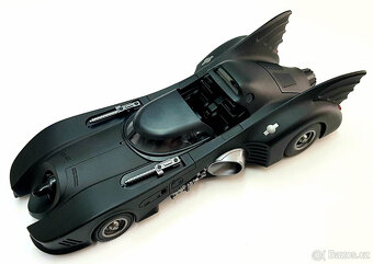 1:18 Batmobile 1989 Model Car with Sound Light - 2