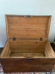 PRODÁM STAROU DŘEVĚNOU TRUHLU - 2