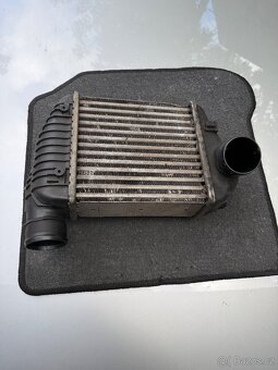 Chladič intencooler audi  A6 - 2