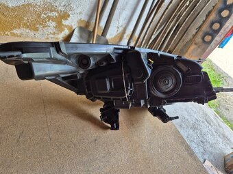 Levé přední světlo Xenon Kuga MK 2 - 2