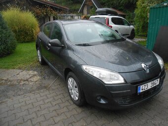 renault megan 1,6 /74kw benzin najeto 109t km rok 2011 - 2