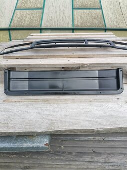 Kastlík na dveře do auta - 2