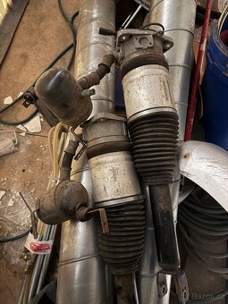 Zadní mech Audi a8 - 2