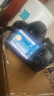 Zrcadlovka Nikon D3100 - 2