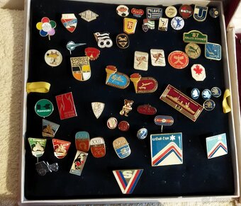 různé staré odznaky - 2