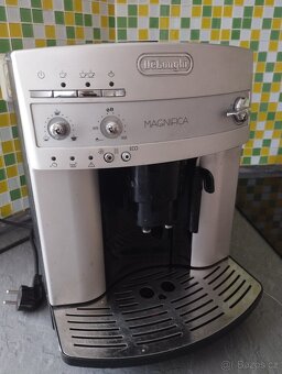 Kávovar DeLonghi magnifica - 2