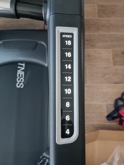 Běžecký pás Flow Fitness T2i - 2