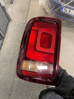 Volkswagen Amarok zadní levé světlo - 2