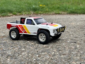 Tamiya TA02 Toyota Prerunner RTR - 2