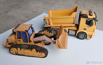 Bruder jeep + 2xbuldozer a náklaďák - 2