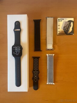 Apple Watch SE 44mm - černá - 2