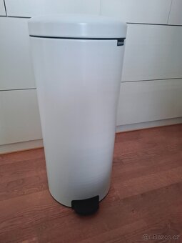 Koš na odpadky Brabantia 30 litrů - skoro nový, matná bílá - 2