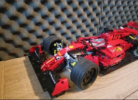 Lego červená formule - 2
