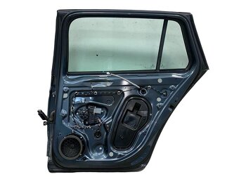 Pravé zadní dveře šedá LF7Y Škoda Superb 3 kombi r.v. 2018 - 2
