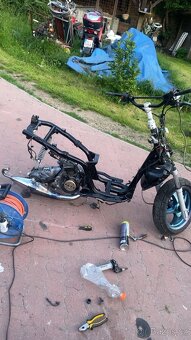 Sháním 50–180ccm 2t skútr – nepojízdný, rozebraný - 2