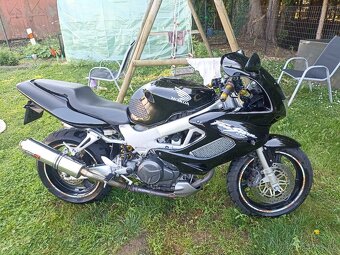 Honda VTR 1000 Firestorm - 2