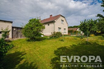 Prodej rodinného domu 7+1 v obci Nový Přím - 2