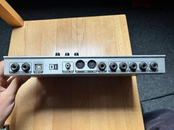 Native Instruments KORE - kontroler a audio interface - 2