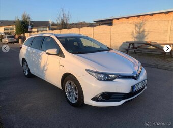 toyota auris hybrid - 2