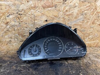 PŘÍSTROJOVÁ DESKA MERCEDES W211 2.2 CDI A2115406148 - 2