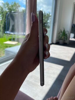 iPhone SE 2020 - 2
