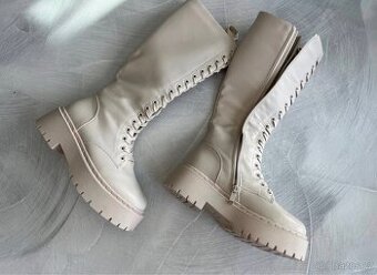 Béžové kozačky - 2