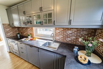 Hněvousice, prodej rodinného domu 5+kk 117 m2 na pozemku 601 - 2