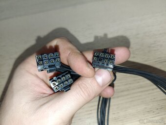 Rozdvojka PCIe 8pin na 2x8pin (Corsair) - 2