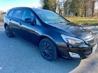 Opel Astra J - 1.7 CDTI - Sports tourer - NOVÁ STK - 2
