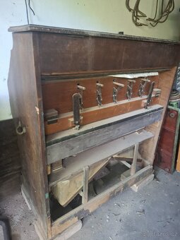Prodám funkcni stare harmonium - 2