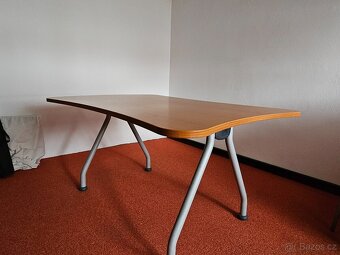 Kancelářský stůl - 2