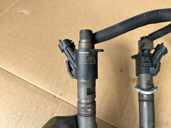 Vstřikovače Volvo 2.4 D6, 31272690 - 2