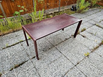 Dřevěný konferenční stolek - 2