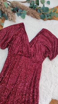 Vínové flitrové šaty New Collection vel. S - 2