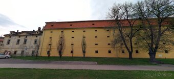 Prodej komerční nemovitosti 1000 m² Doksany - 2