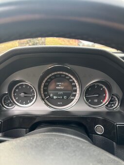 Mercedes-Benz Třídy E, E 220 CDI BlueEFFICIENCY - 2